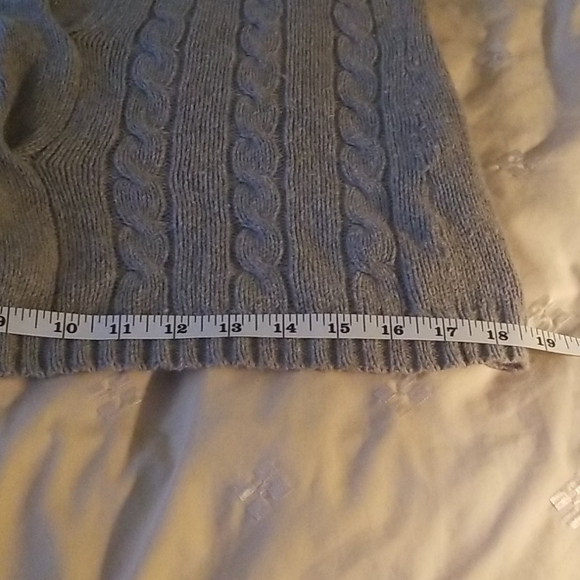 Sweater - Picture 11 of 11